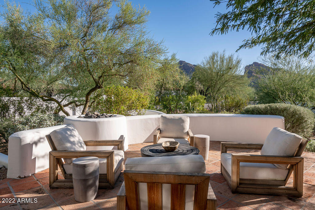 PARADISE VALLEY ESTATES - Residential