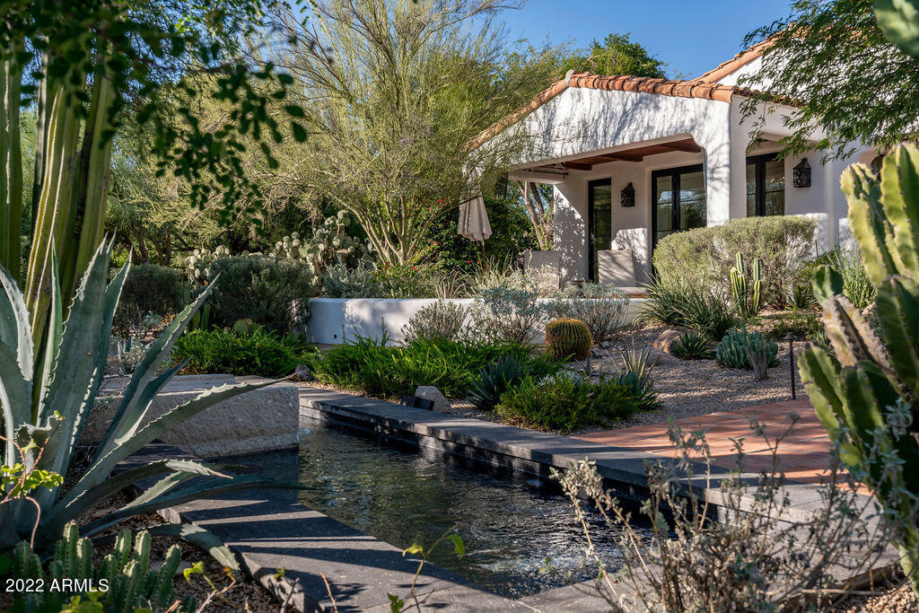 PARADISE VALLEY ESTATES - Residential