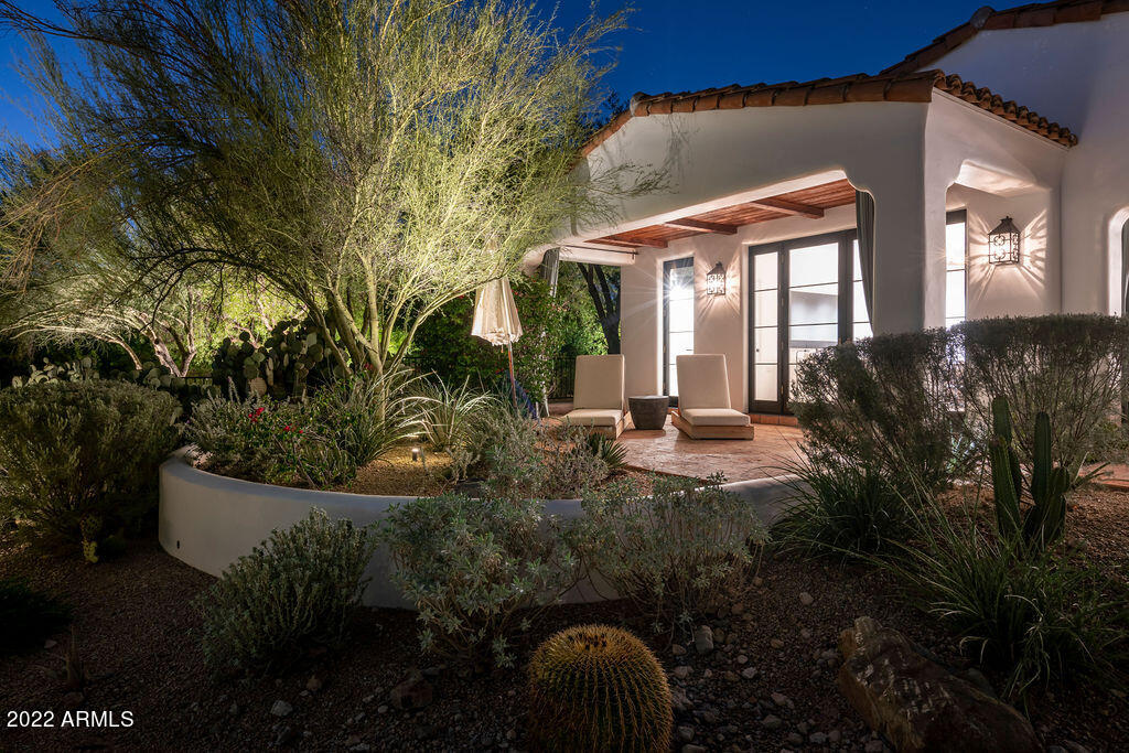 PARADISE VALLEY ESTATES - Residential
