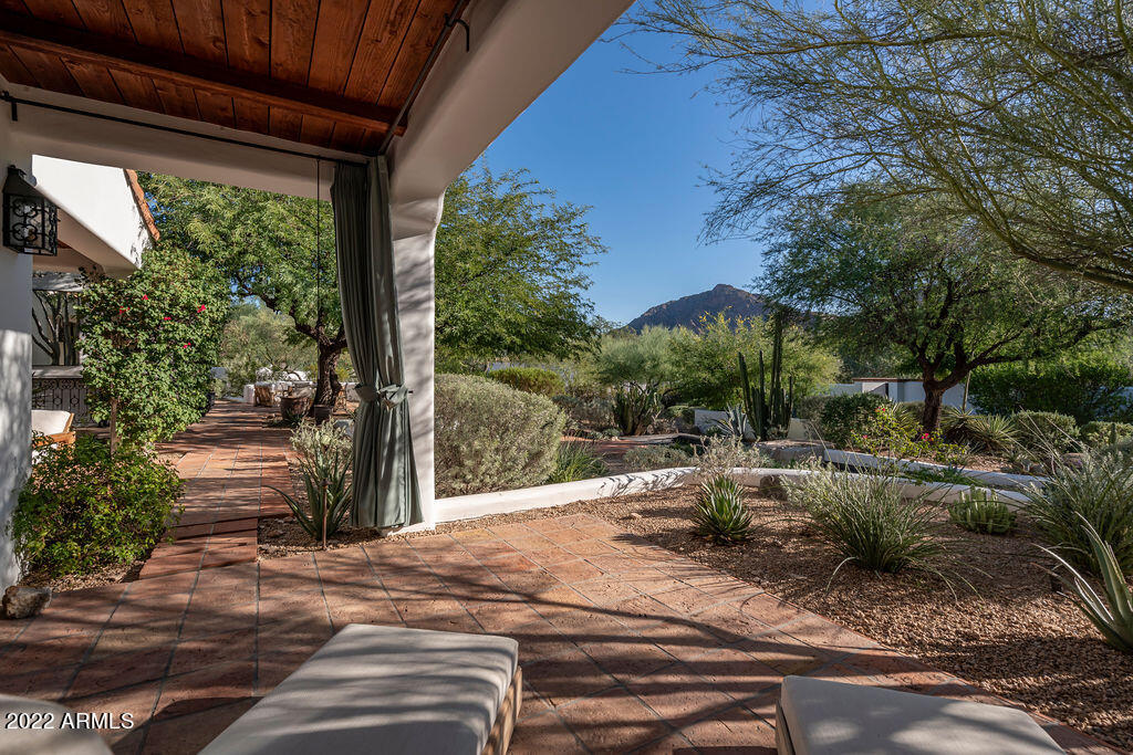 PARADISE VALLEY ESTATES - Residential
