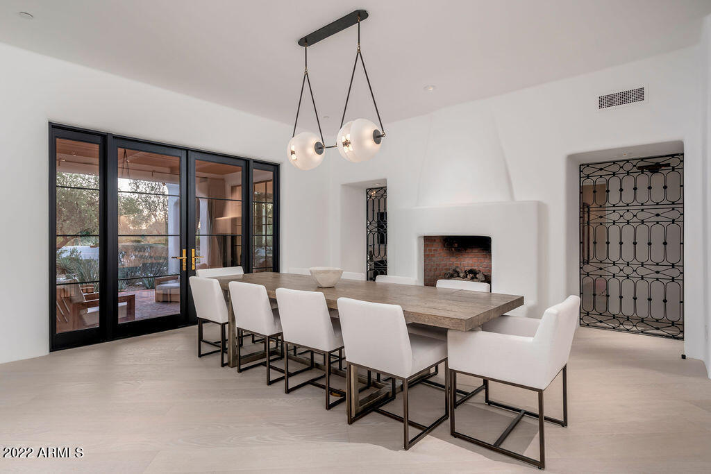 PARADISE VALLEY ESTATES - Residential