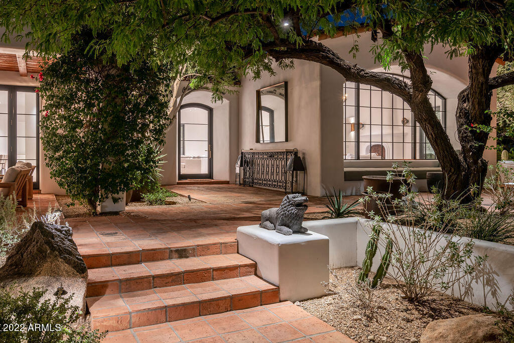 PARADISE VALLEY ESTATES - Residential