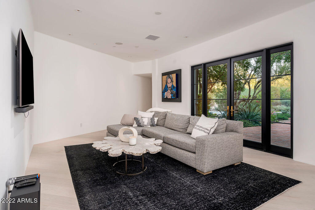 PARADISE VALLEY ESTATES - Residential