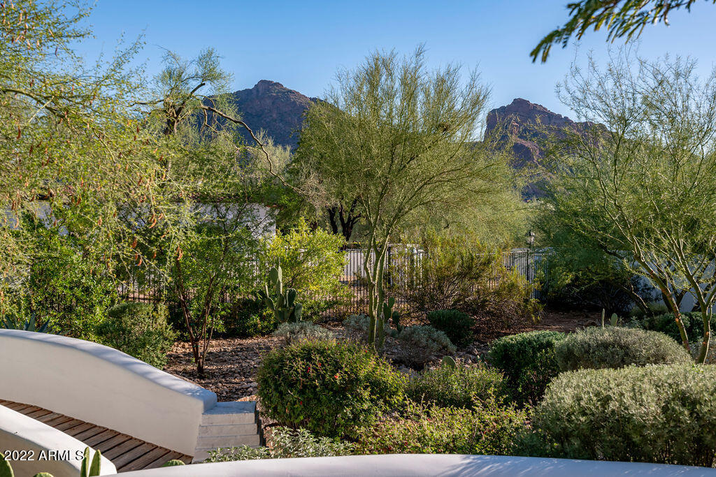 PARADISE VALLEY ESTATES - Residential