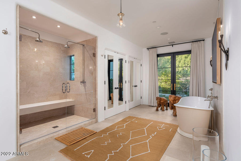 PARADISE VALLEY ESTATES - Residential
