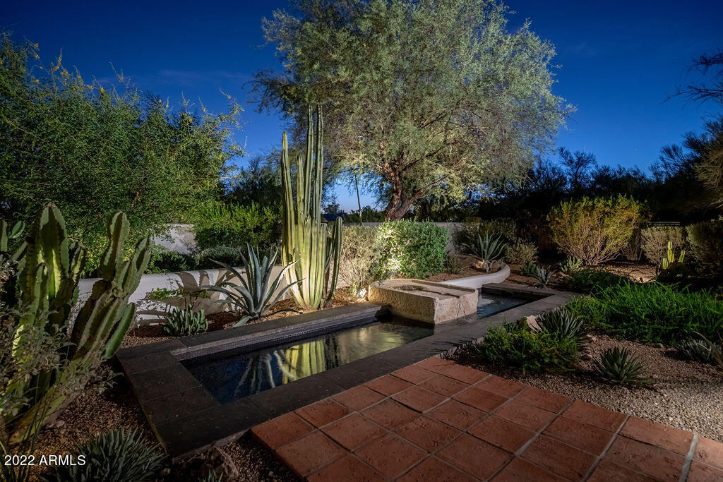 PARADISE VALLEY ESTATES - Residential