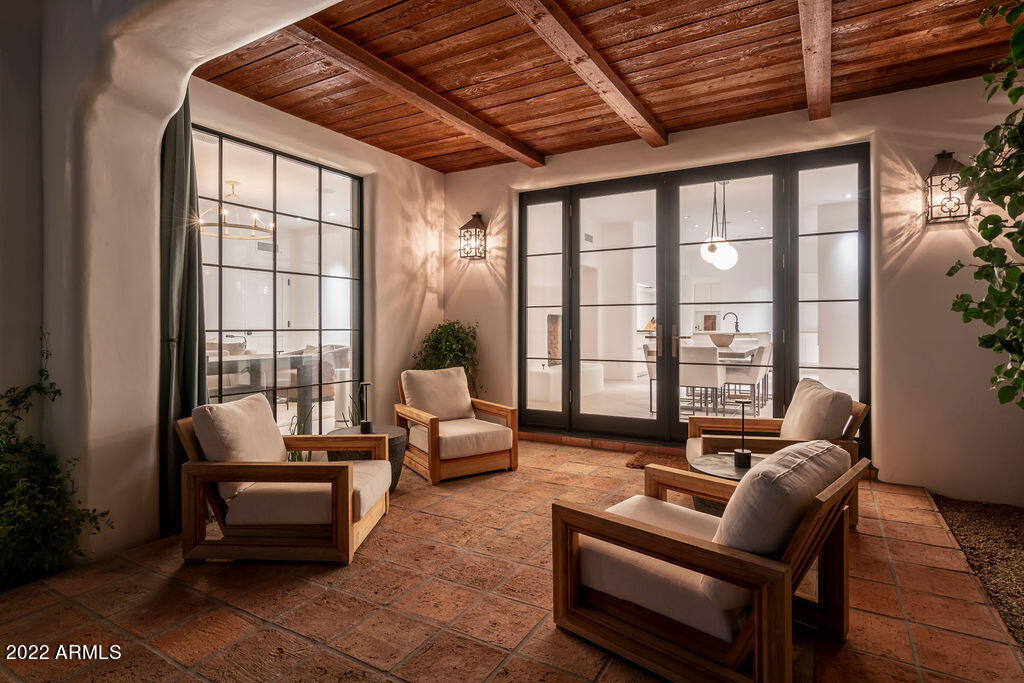 PARADISE VALLEY ESTATES - Residential