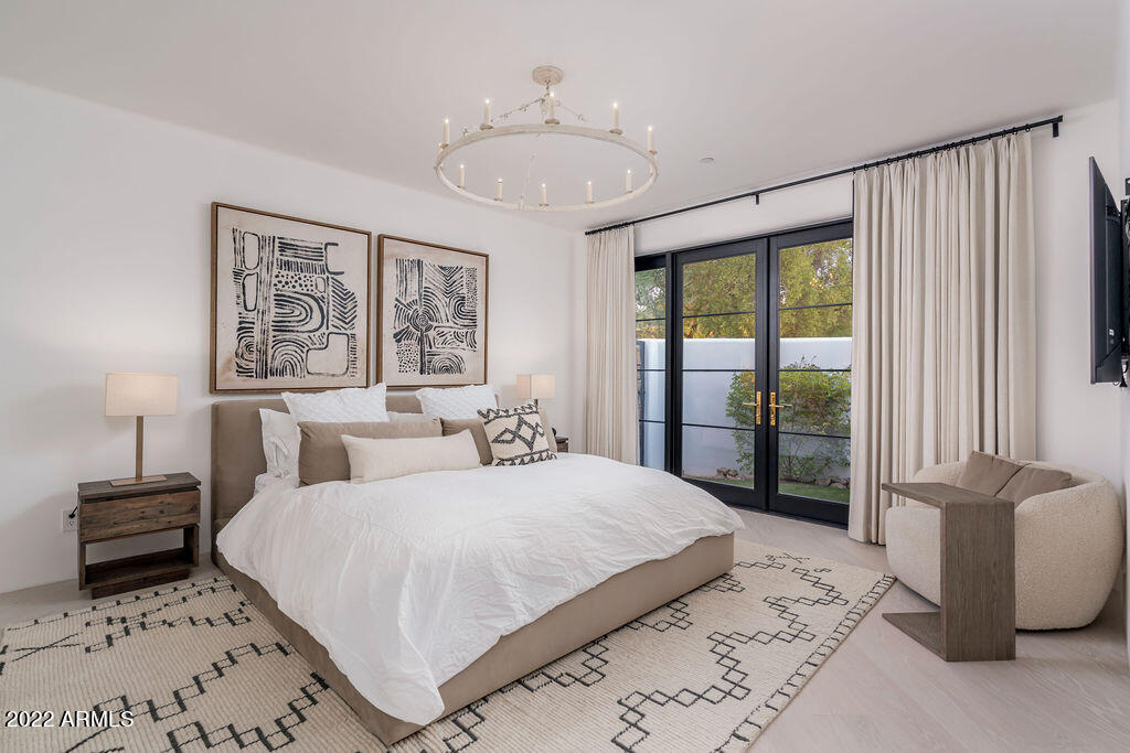PARADISE VALLEY ESTATES - Residential