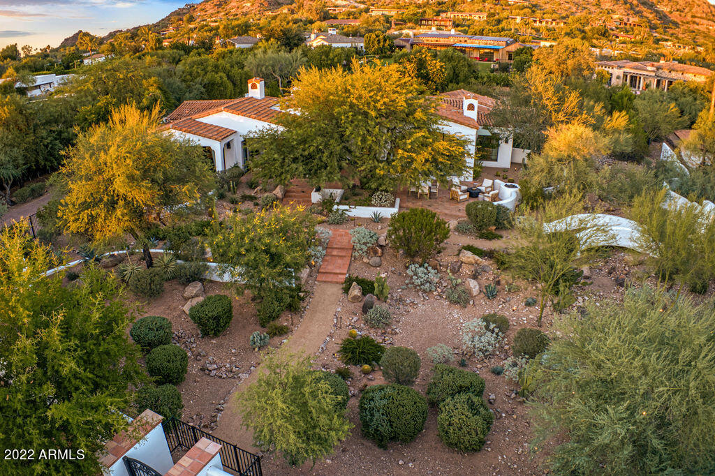 PARADISE VALLEY ESTATES - Residential