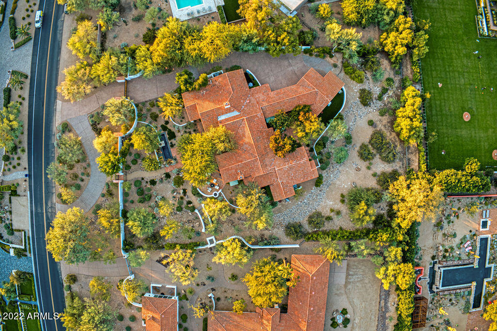 PARADISE VALLEY ESTATES - Residential