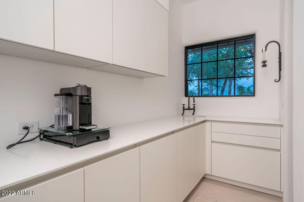 PARADISE VALLEY ESTATES - Residential