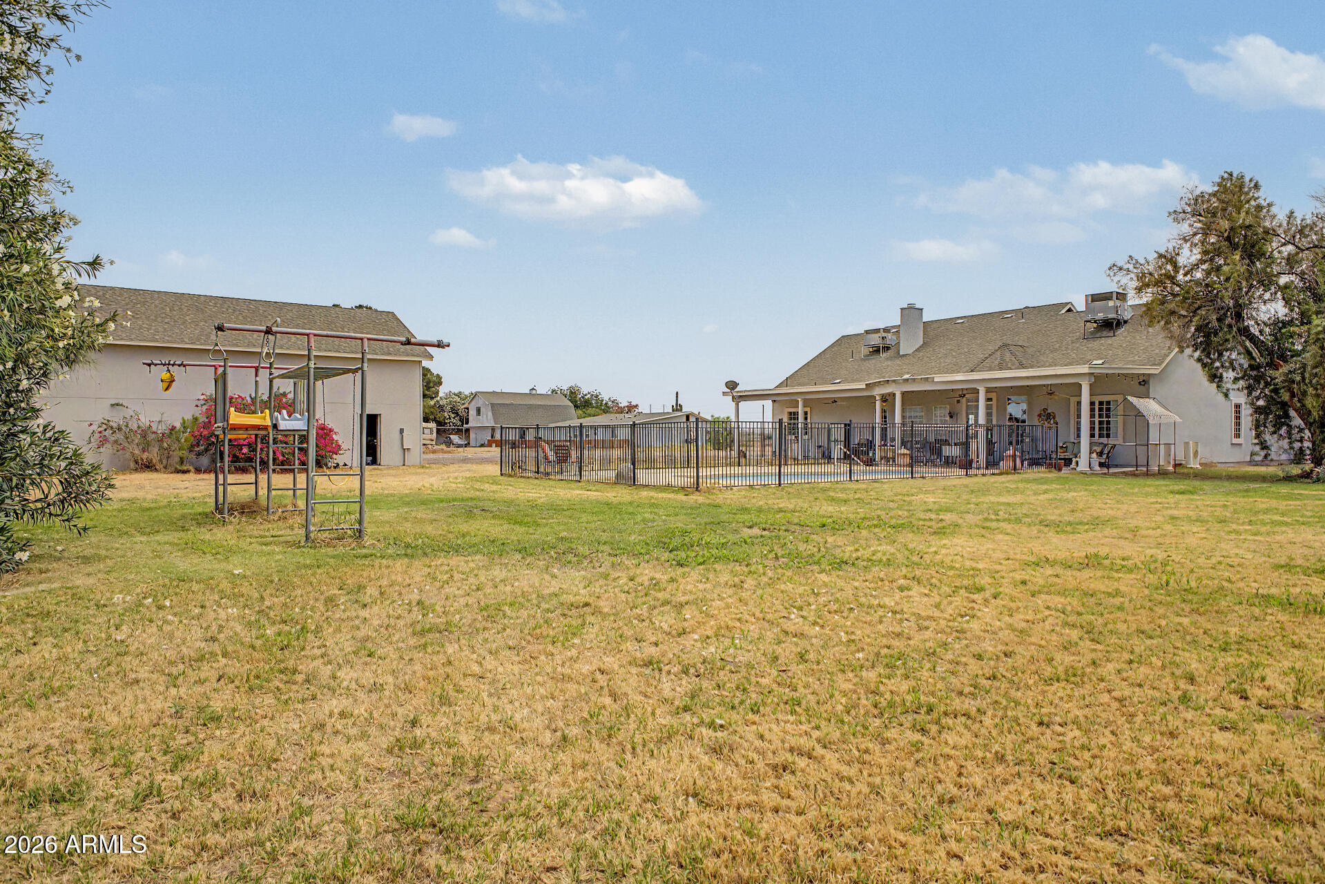 RACEWAY RANCHOS - Residential