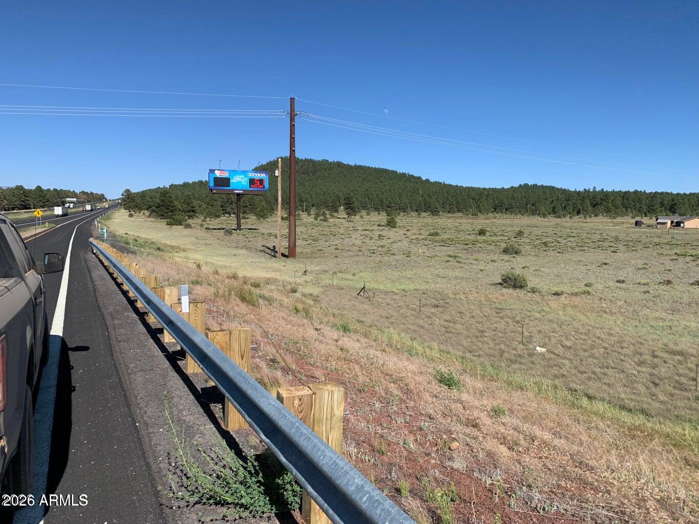 10 AC HIGH EXPOSURE ON I-40 INTERSTATE - Land