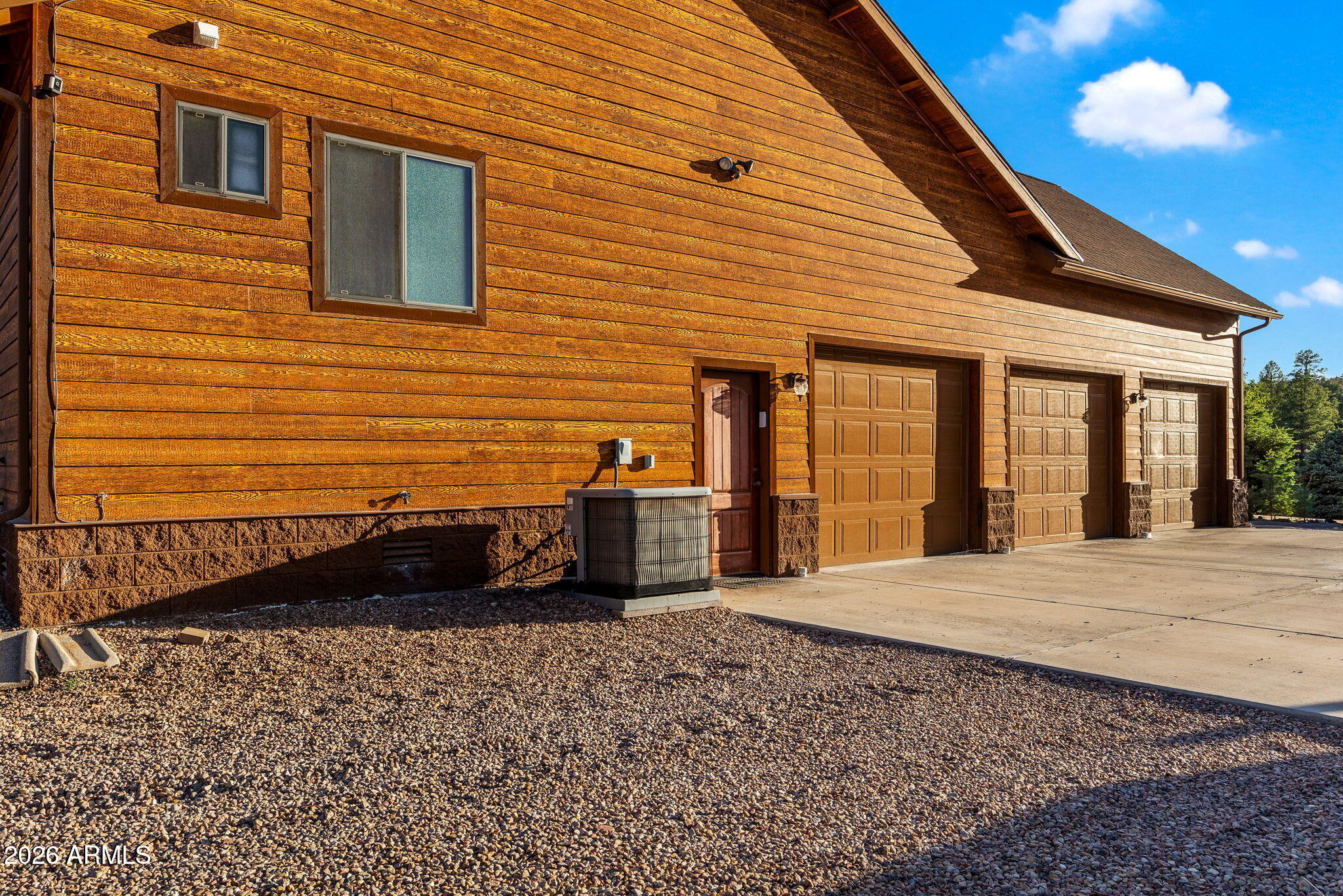 BUCKSKIN ARTISTS COMMUNITY - Residential