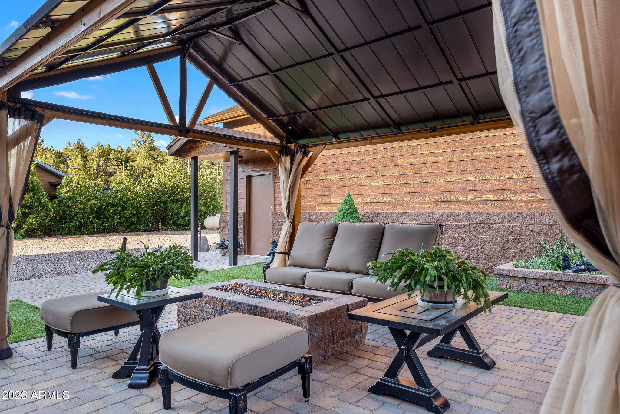 BUCKSKIN ARTISTS COMMUNITY - Residential