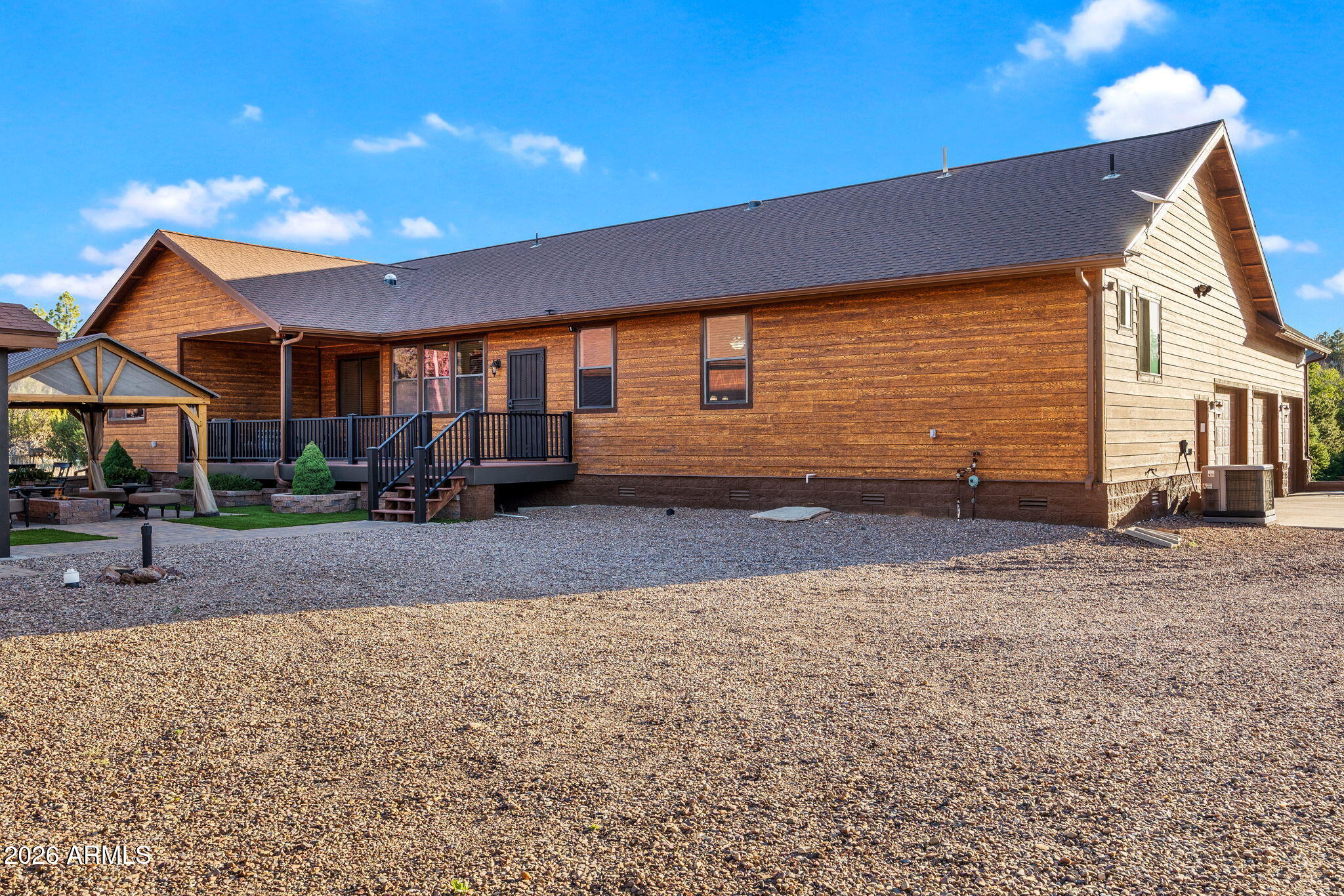 BUCKSKIN ARTISTS COMMUNITY - Residential