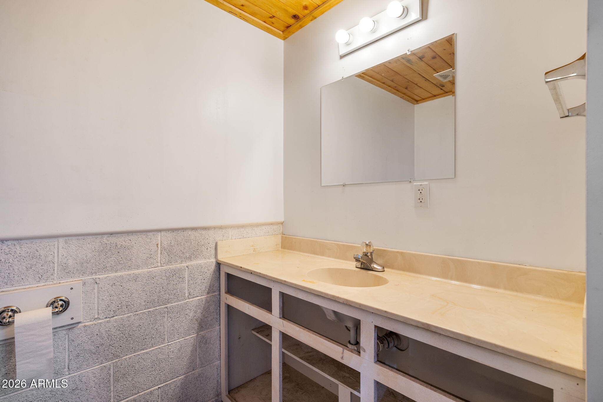 BUCKSKIN ARTISTS COMMUNITY - Residential