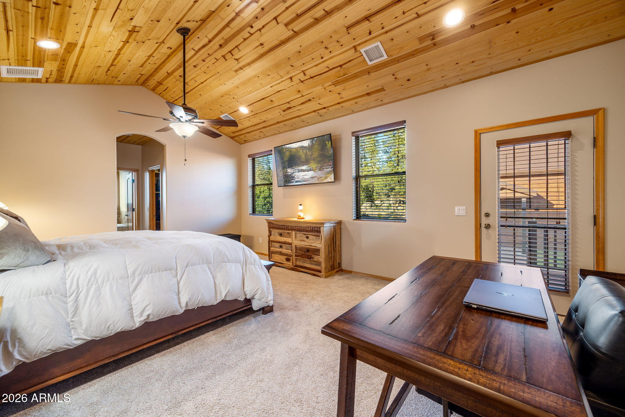 BUCKSKIN ARTISTS COMMUNITY - Residential