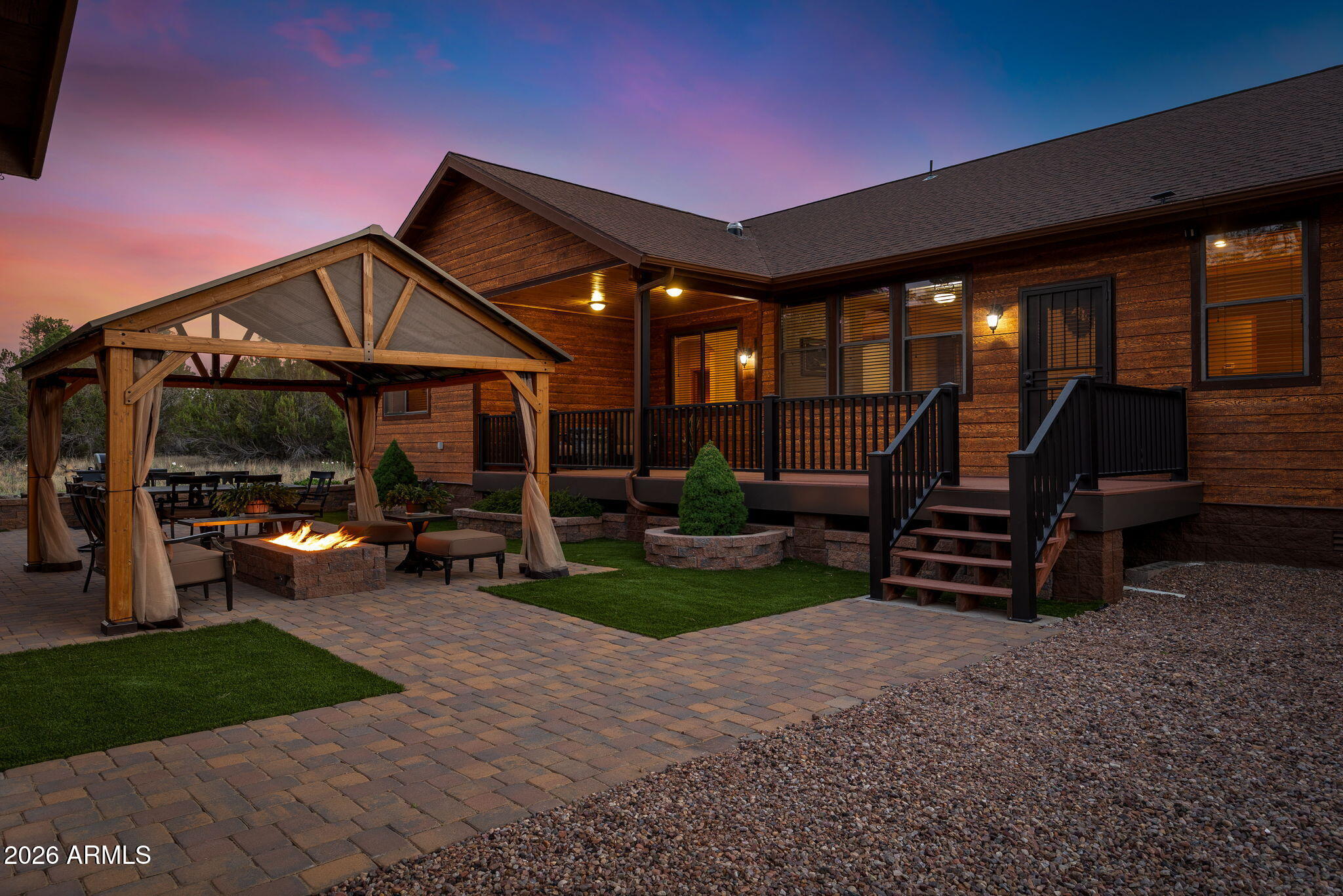 BUCKSKIN ARTISTS COMMUNITY - Residential