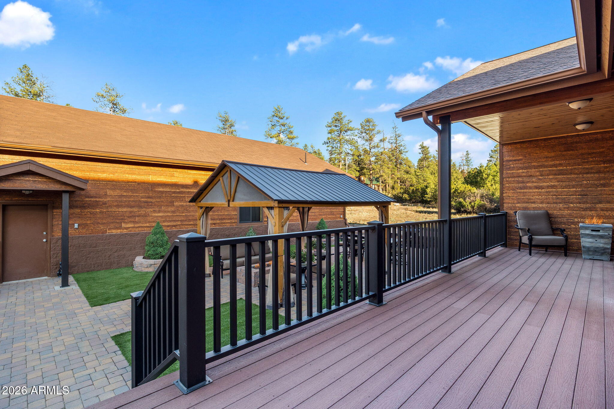 BUCKSKIN ARTISTS COMMUNITY - Residential
