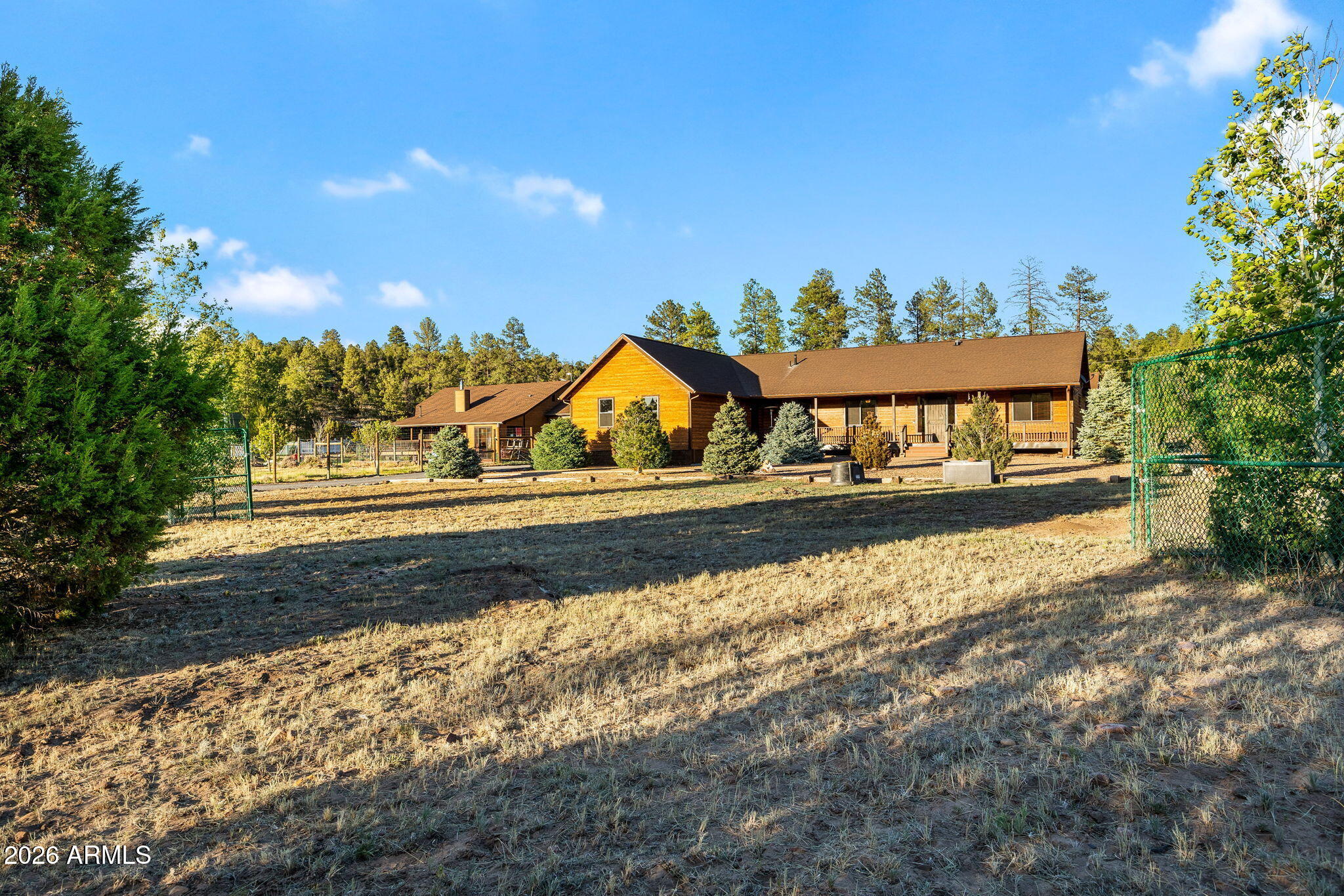 BUCKSKIN ARTISTS COMMUNITY - Residential