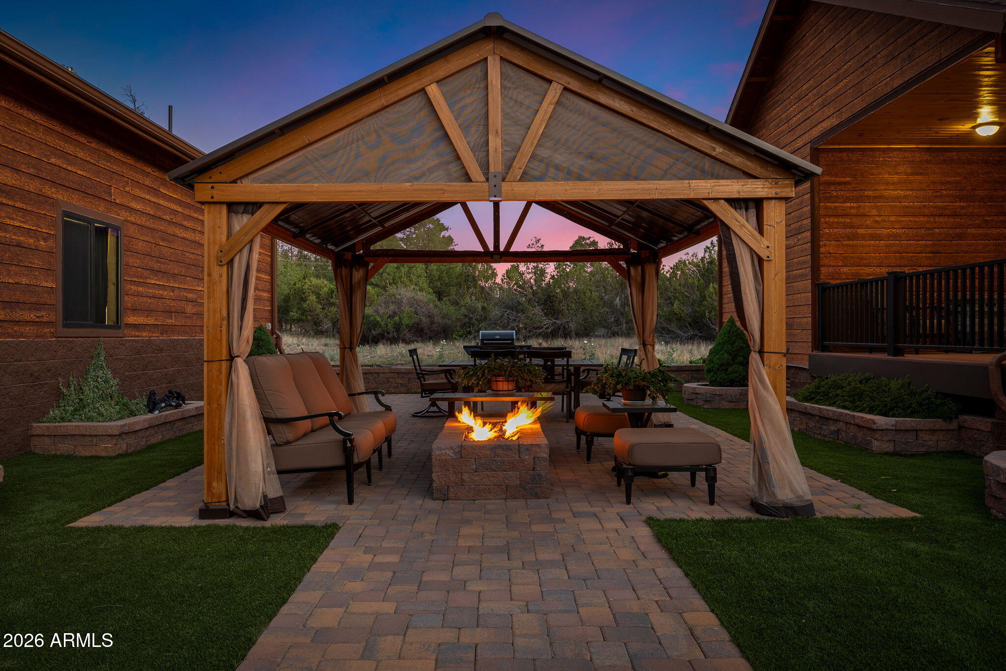 BUCKSKIN ARTISTS COMMUNITY - Residential