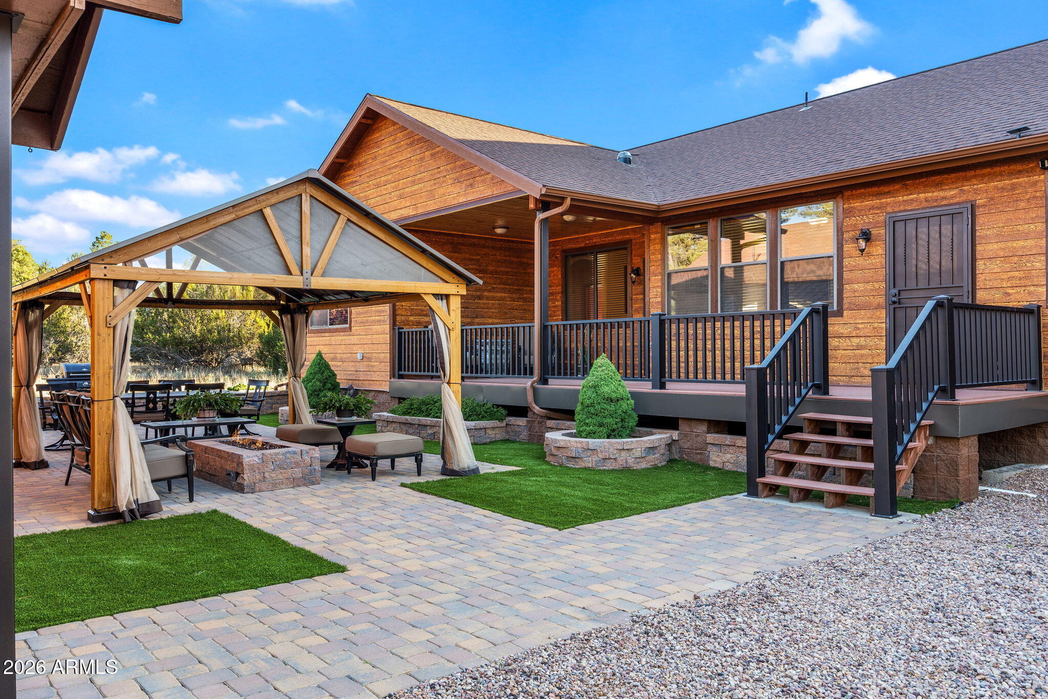 BUCKSKIN ARTISTS COMMUNITY - Residential