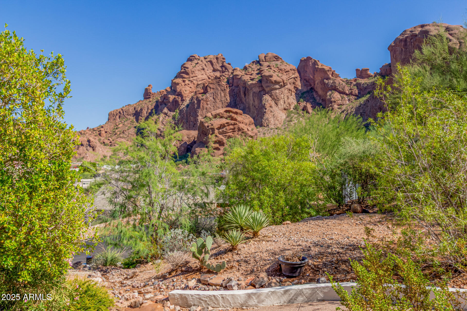 CAMELBACK HEIGHTS - Residential