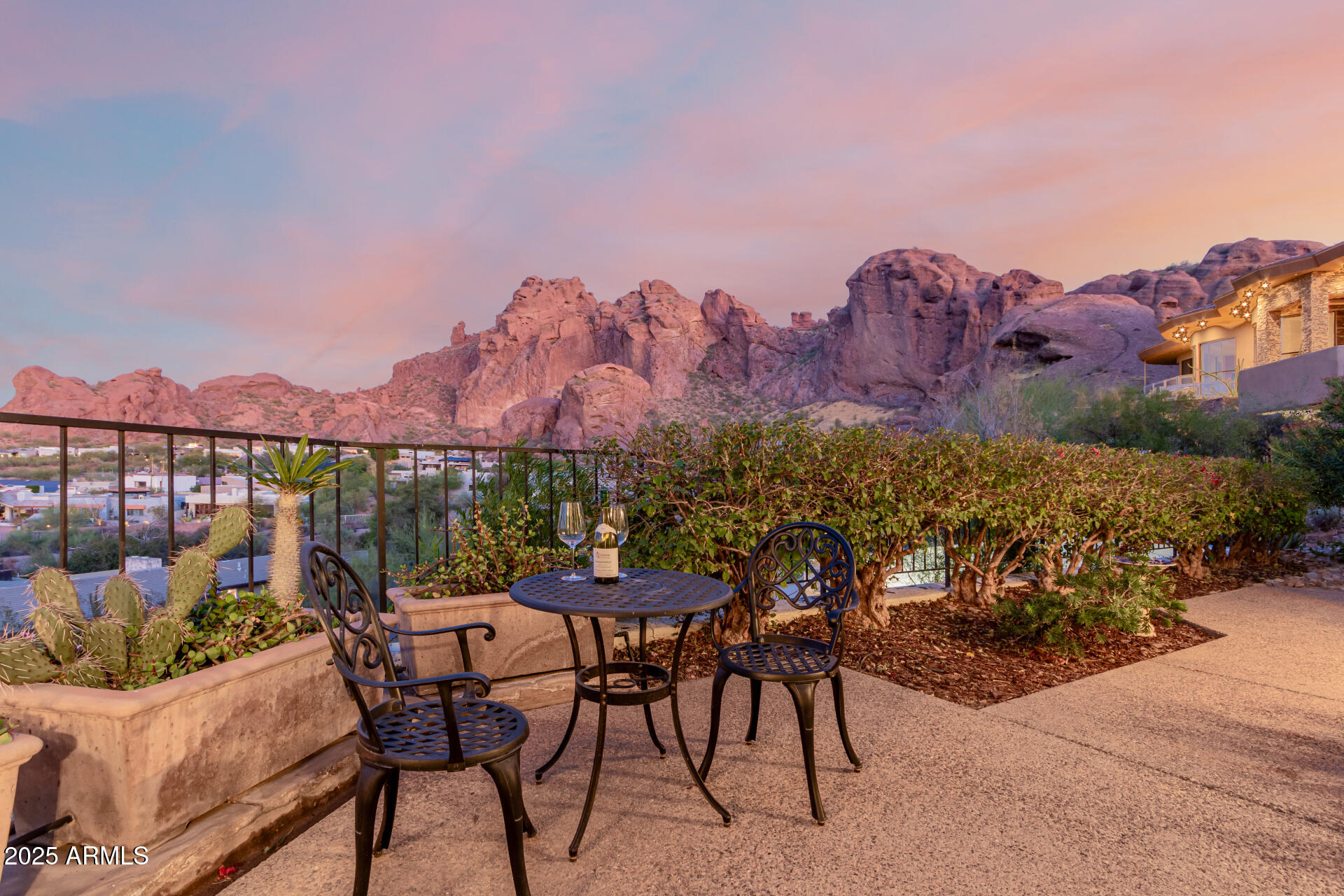 CAMELBACK HEIGHTS - Residential