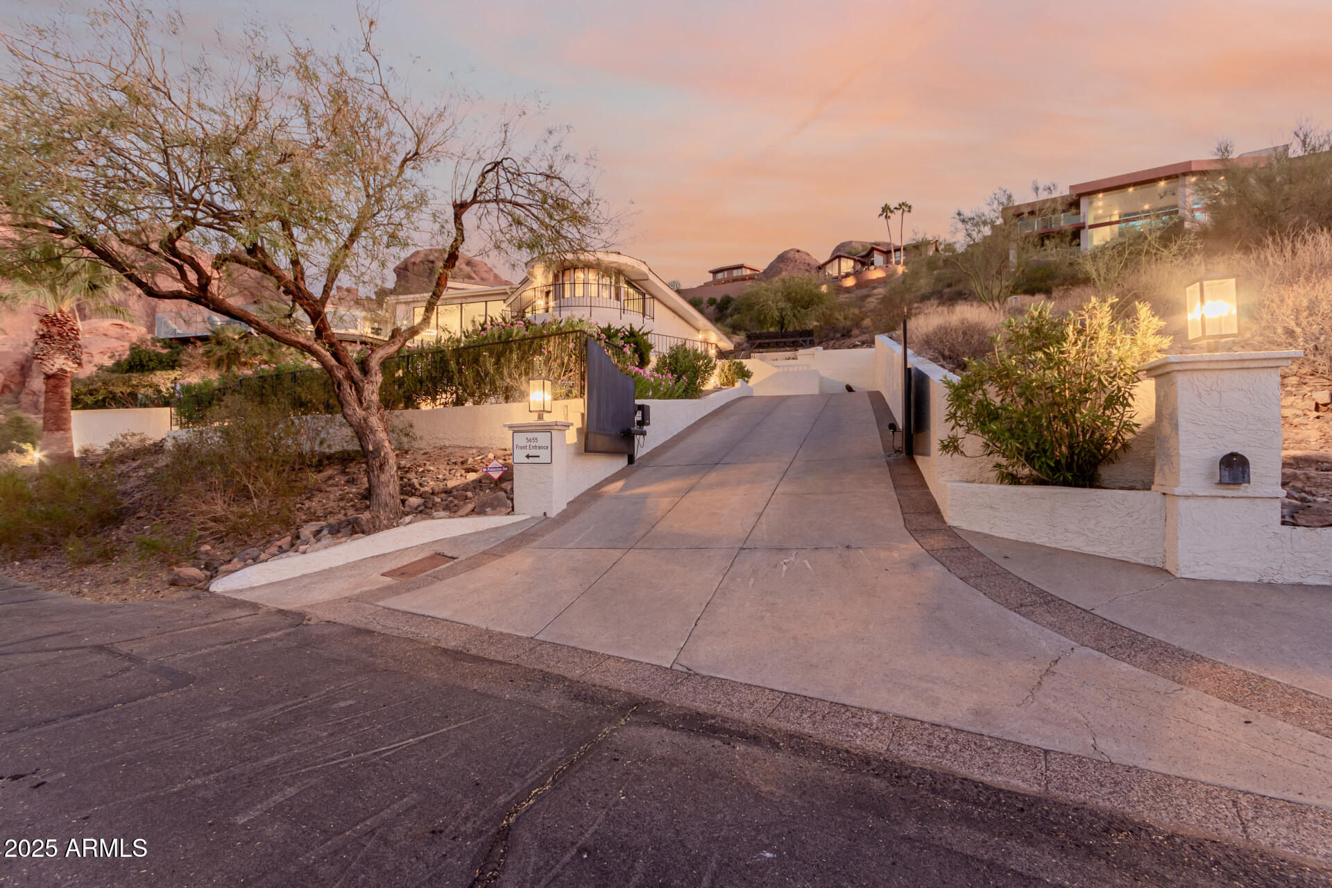 CAMELBACK HEIGHTS - Residential