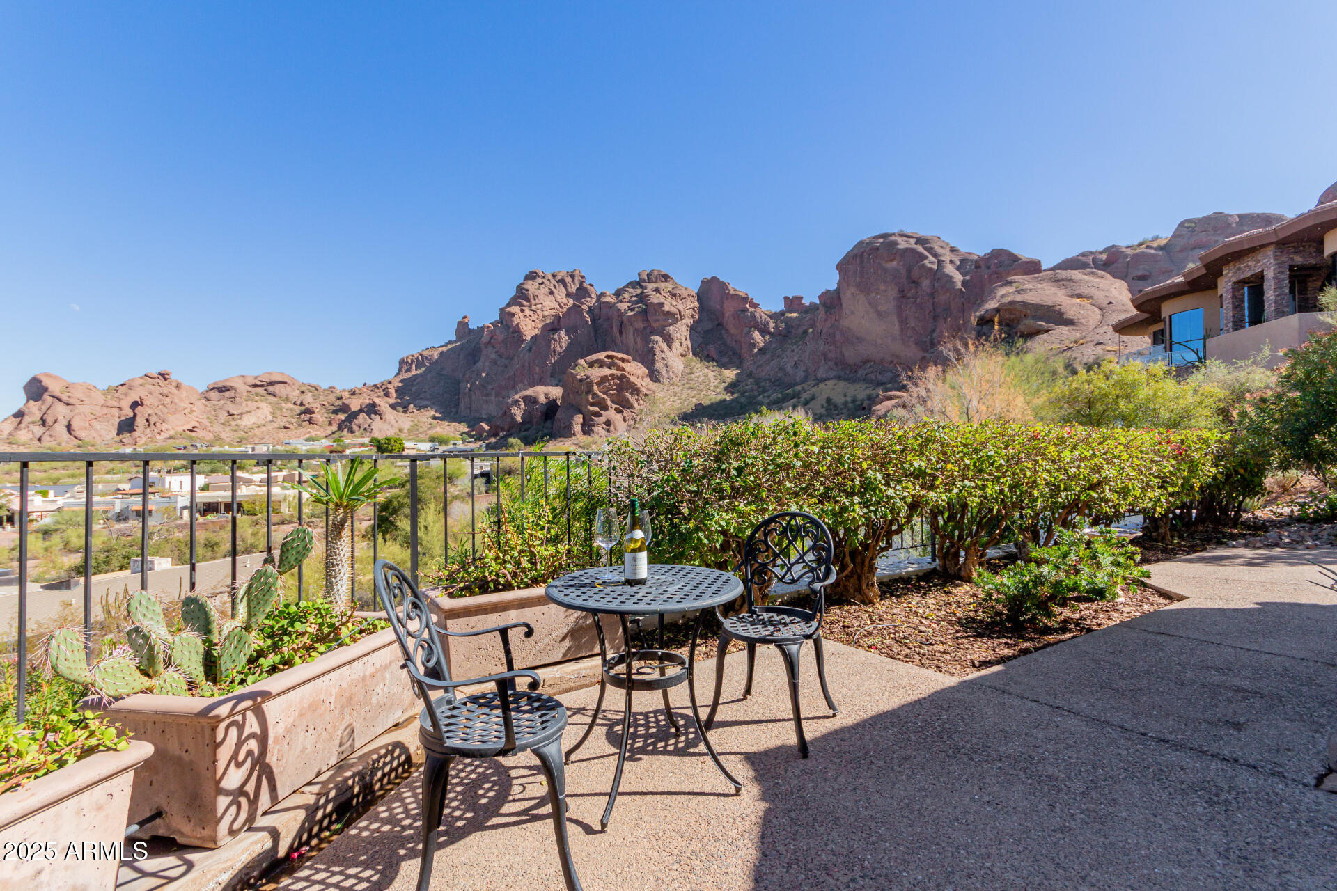 CAMELBACK HEIGHTS - Residential