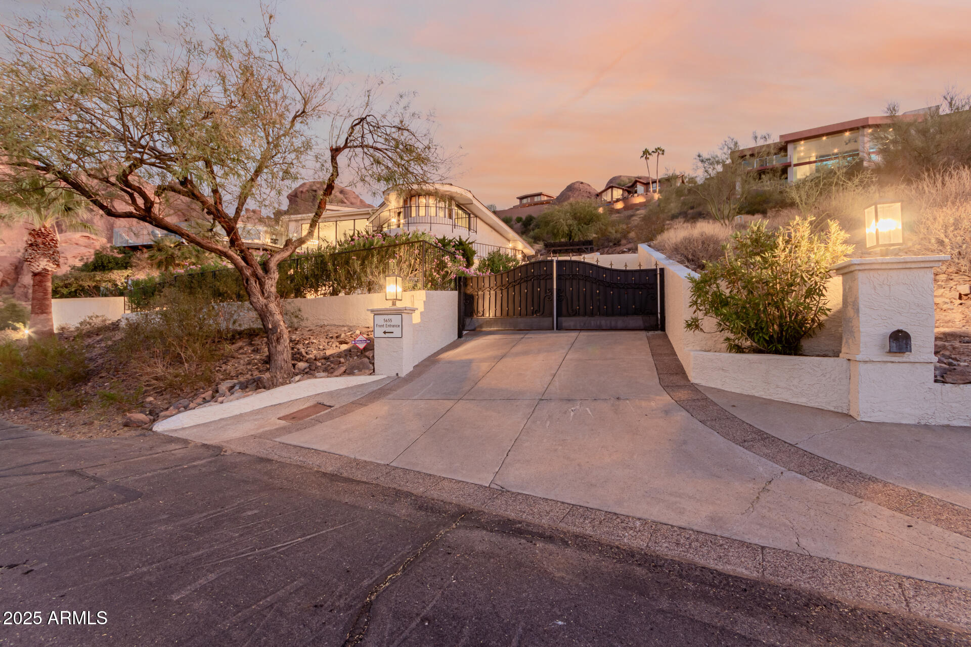 CAMELBACK HEIGHTS - Residential