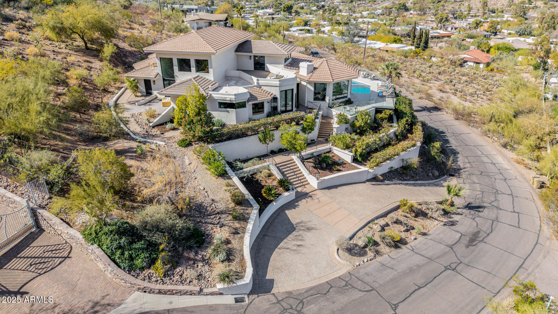 CAMELBACK HEIGHTS - Residential