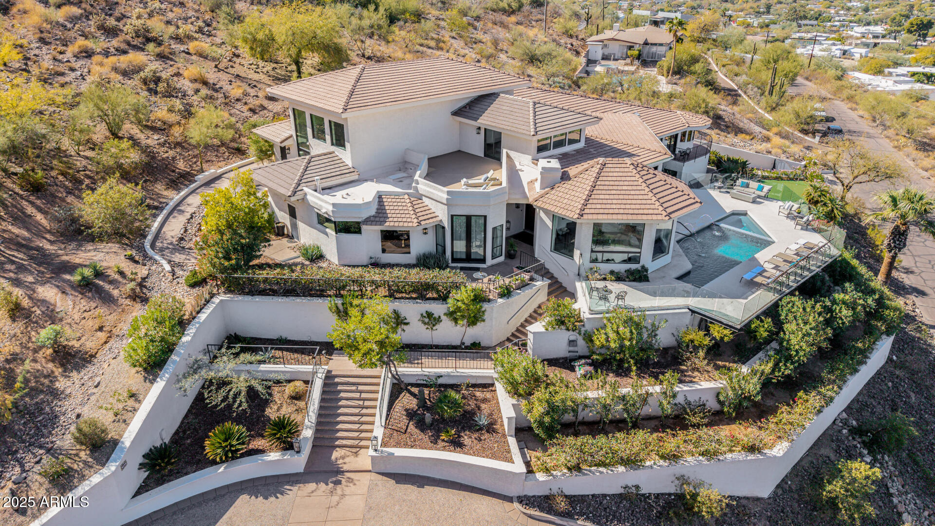 CAMELBACK HEIGHTS - Residential