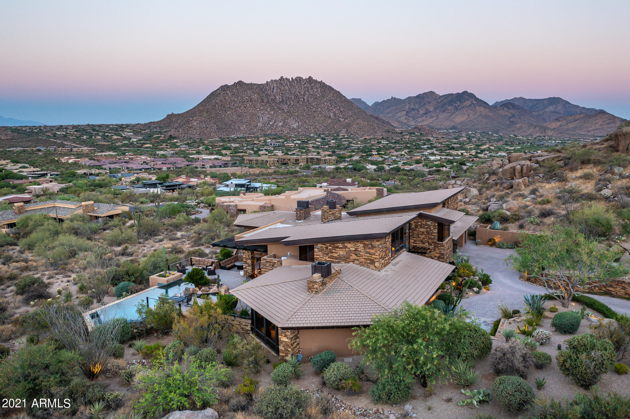 ESTANCIA - Residential