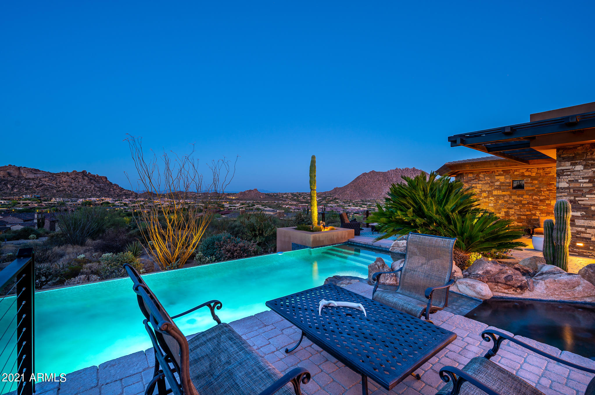 ESTANCIA - Residential