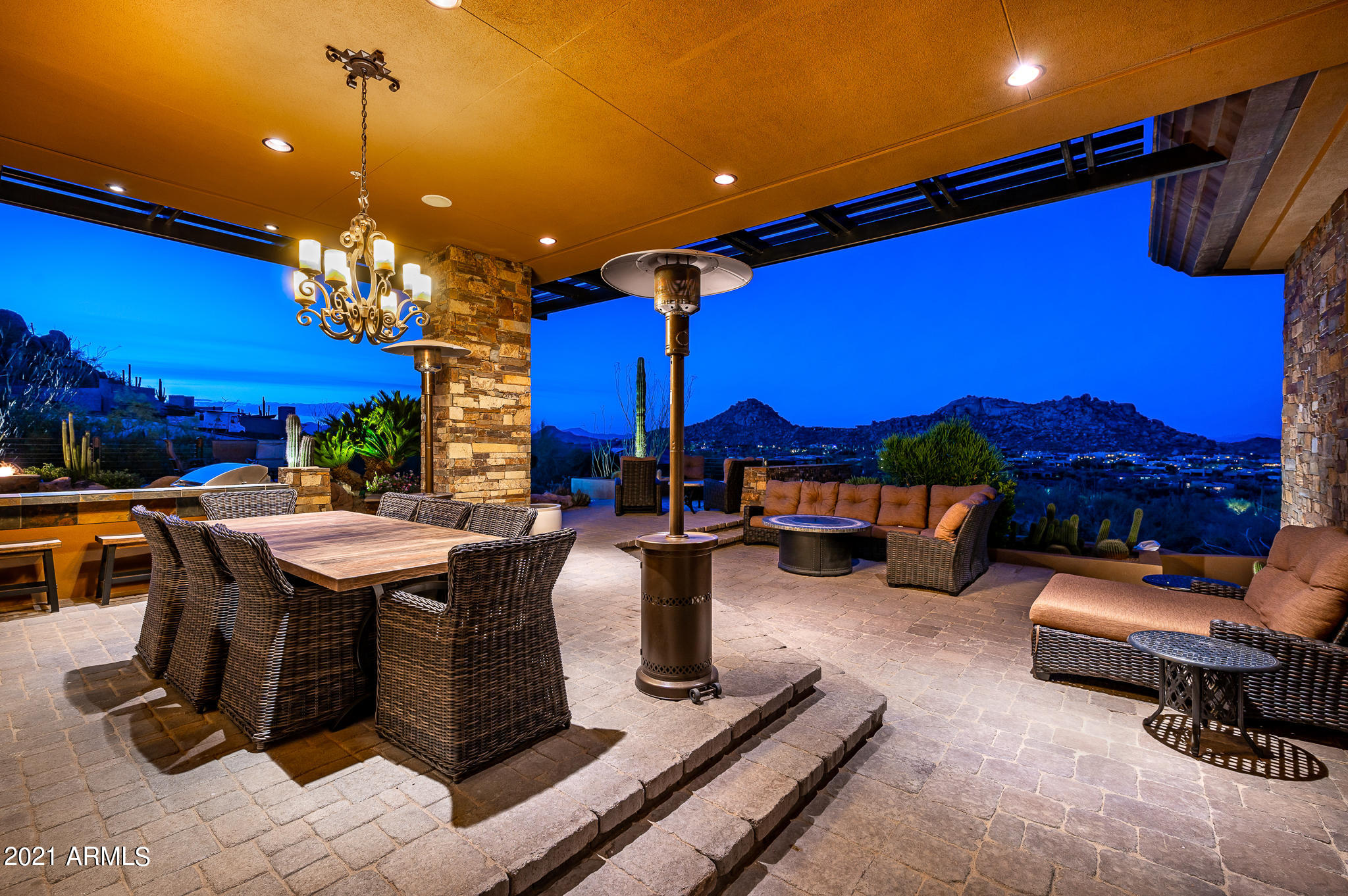 ESTANCIA - Residential