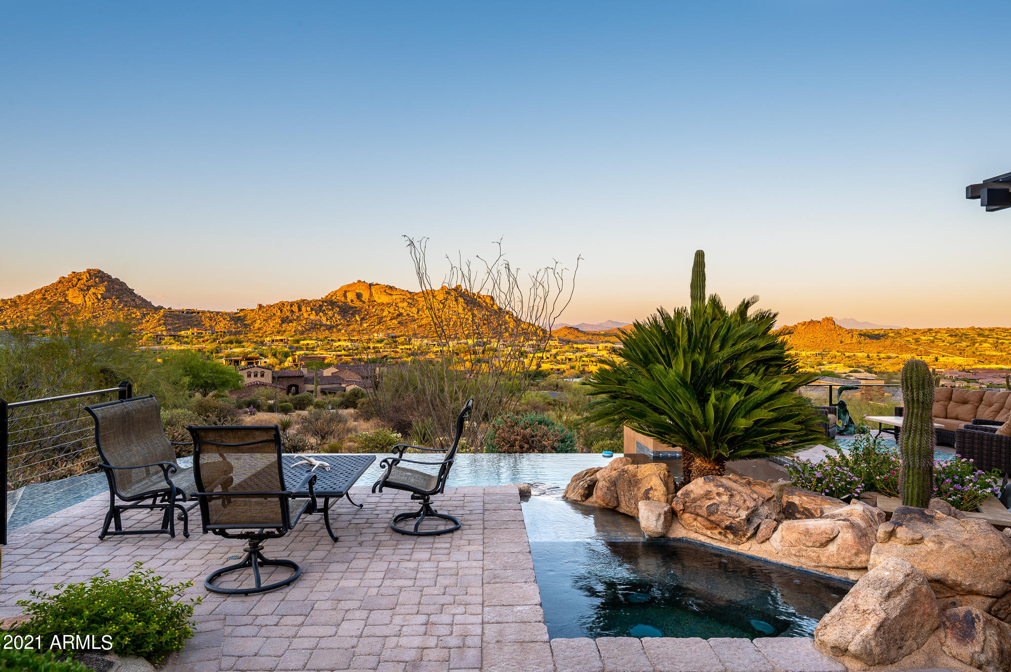 ESTANCIA - Residential