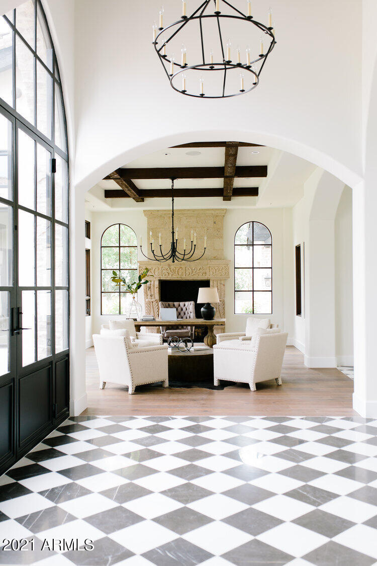 PARADISE VALLEY FARMS - Residential