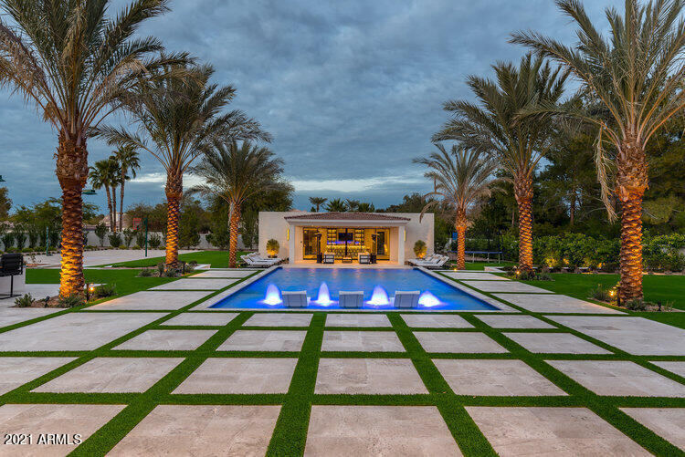 PARADISE VALLEY FARMS - Residential