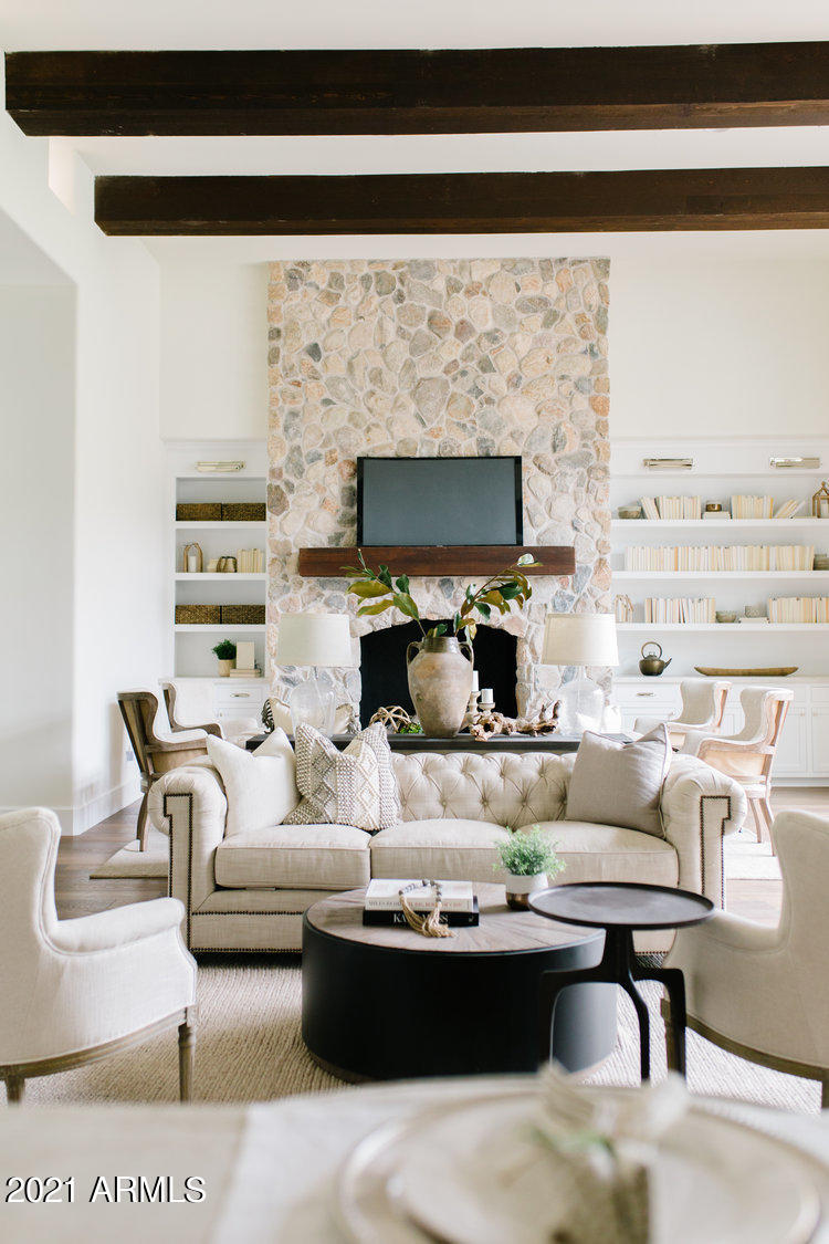 PARADISE VALLEY FARMS - Residential