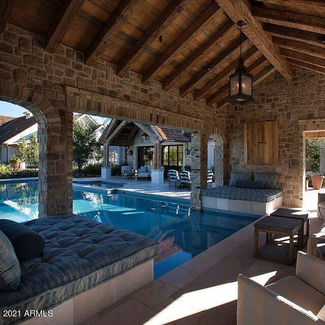 PARADISE VALLEY FARMS - Residential