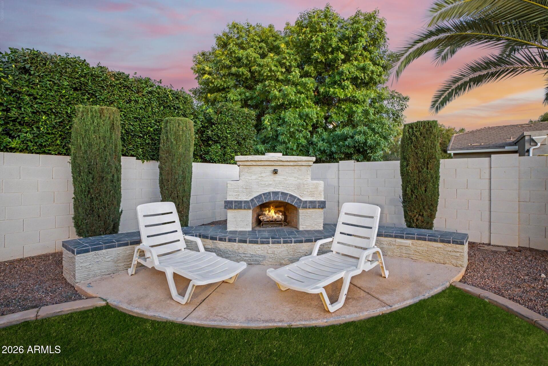 HIGLEY GROVES WEST - Residential