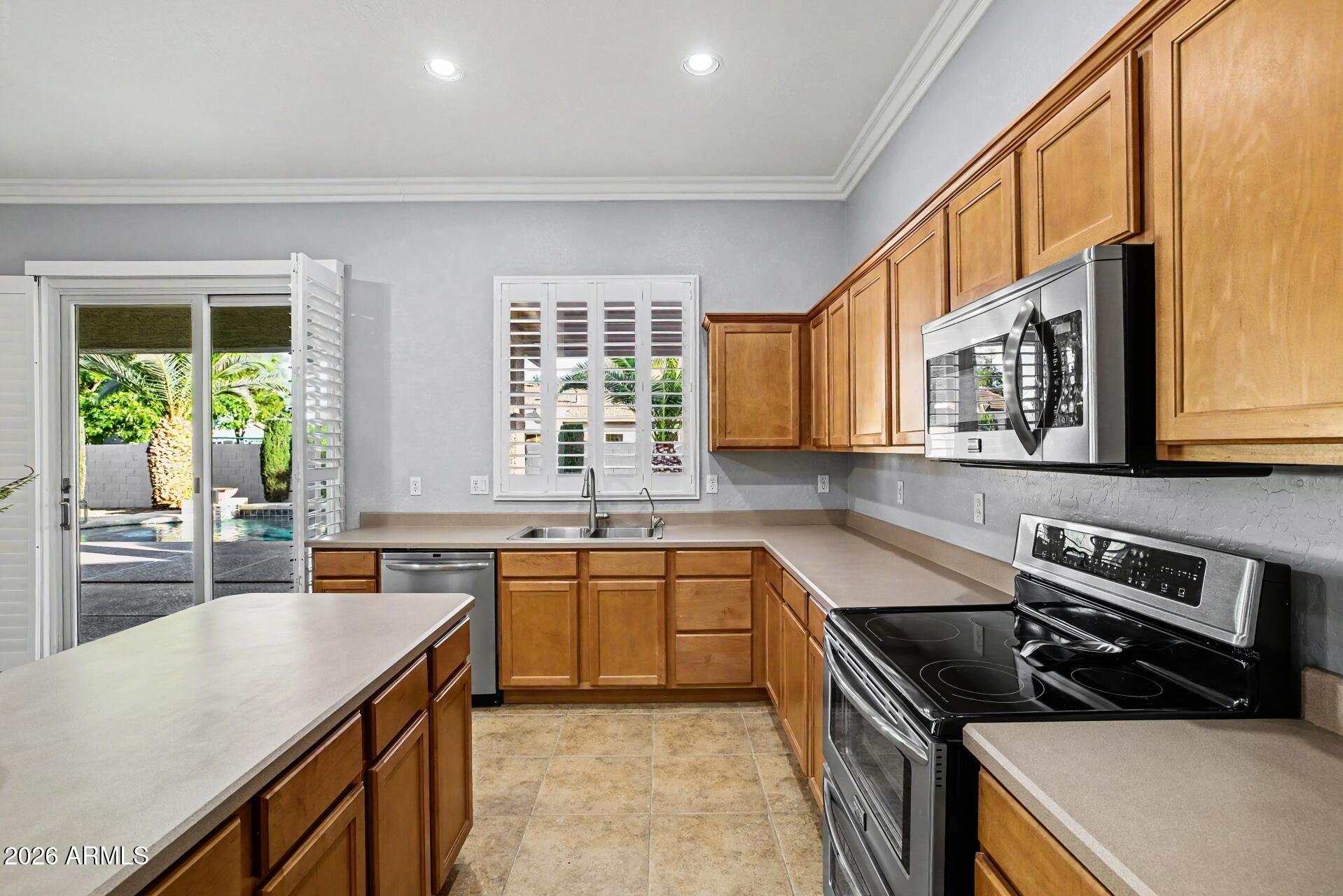 HIGLEY GROVES WEST - Residential