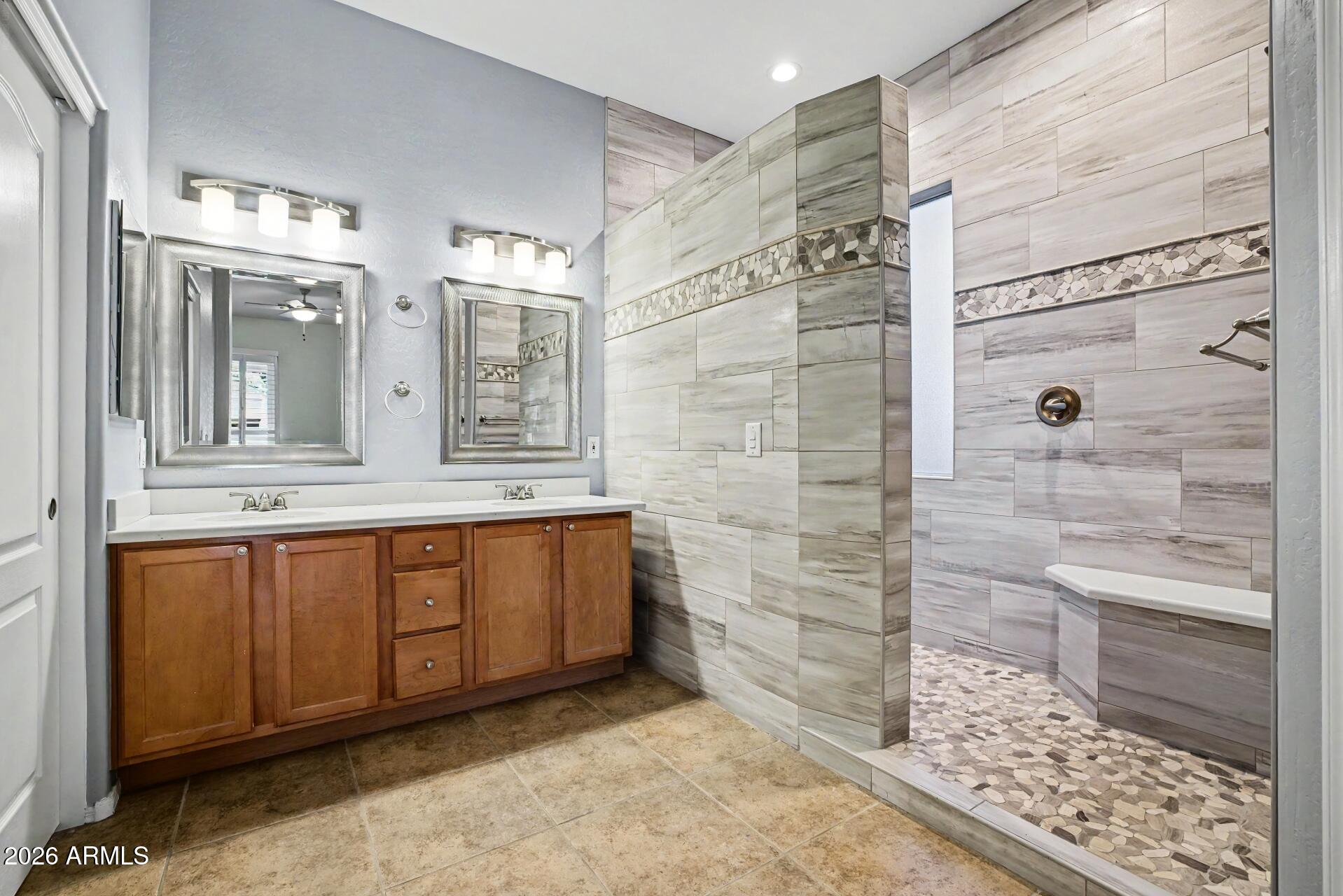 HIGLEY GROVES WEST - Residential