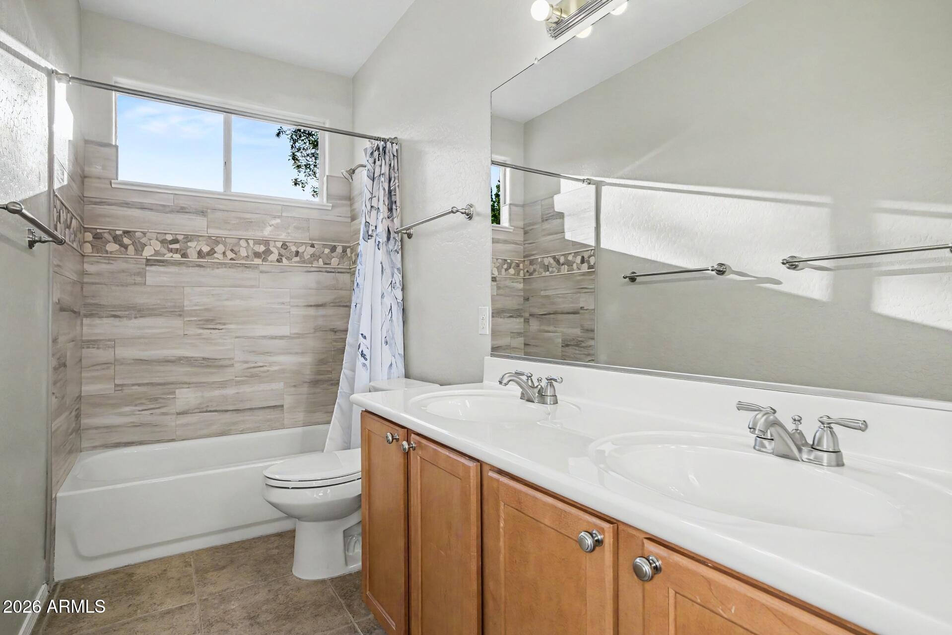 HIGLEY GROVES WEST - Residential
