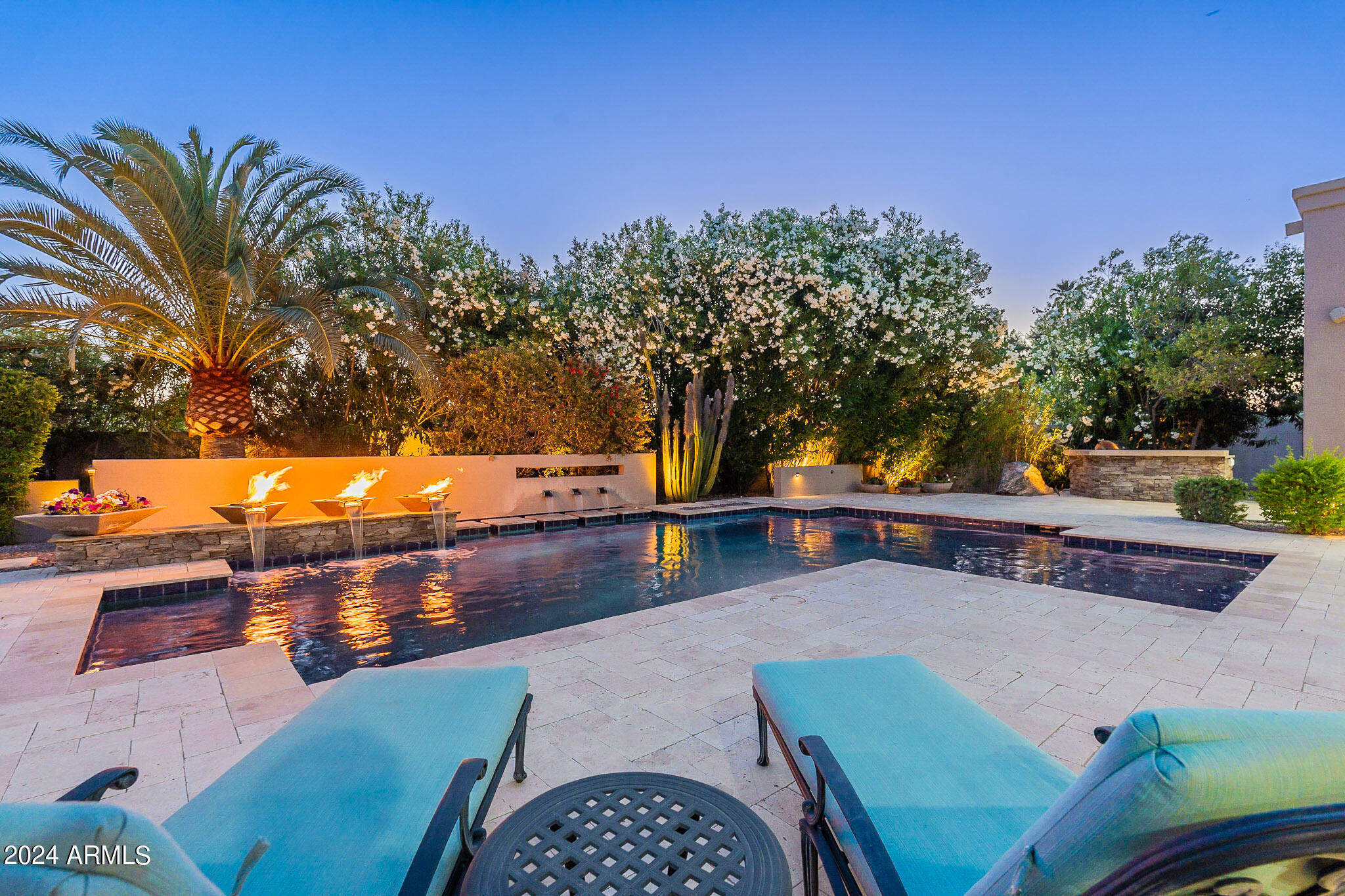 EQUESTRIAN MANOR - Residential