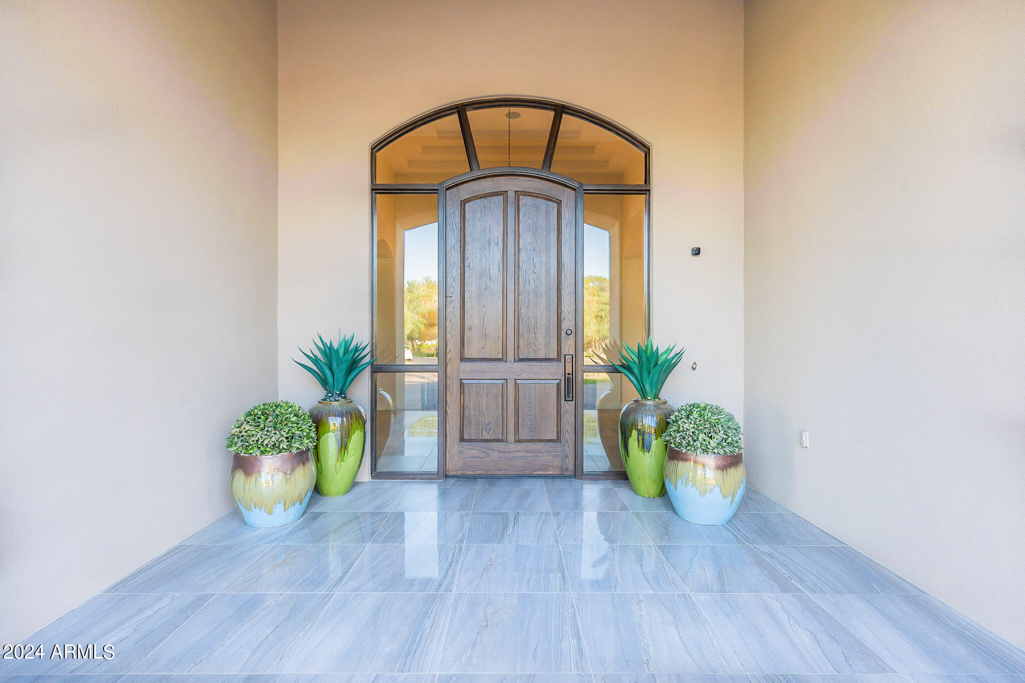 EQUESTRIAN MANOR - Residential