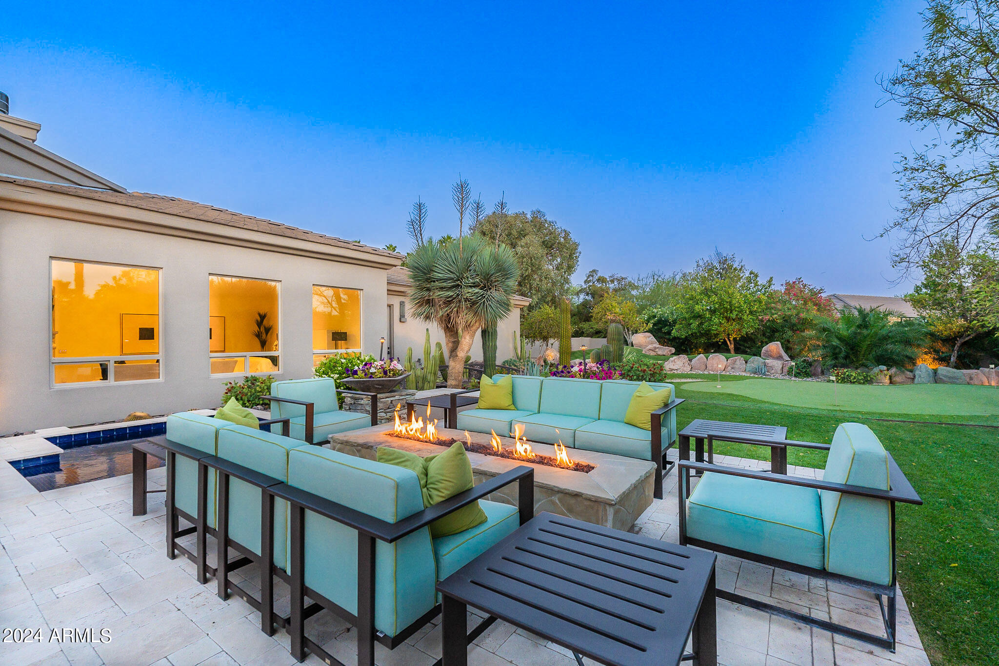 EQUESTRIAN MANOR - Residential