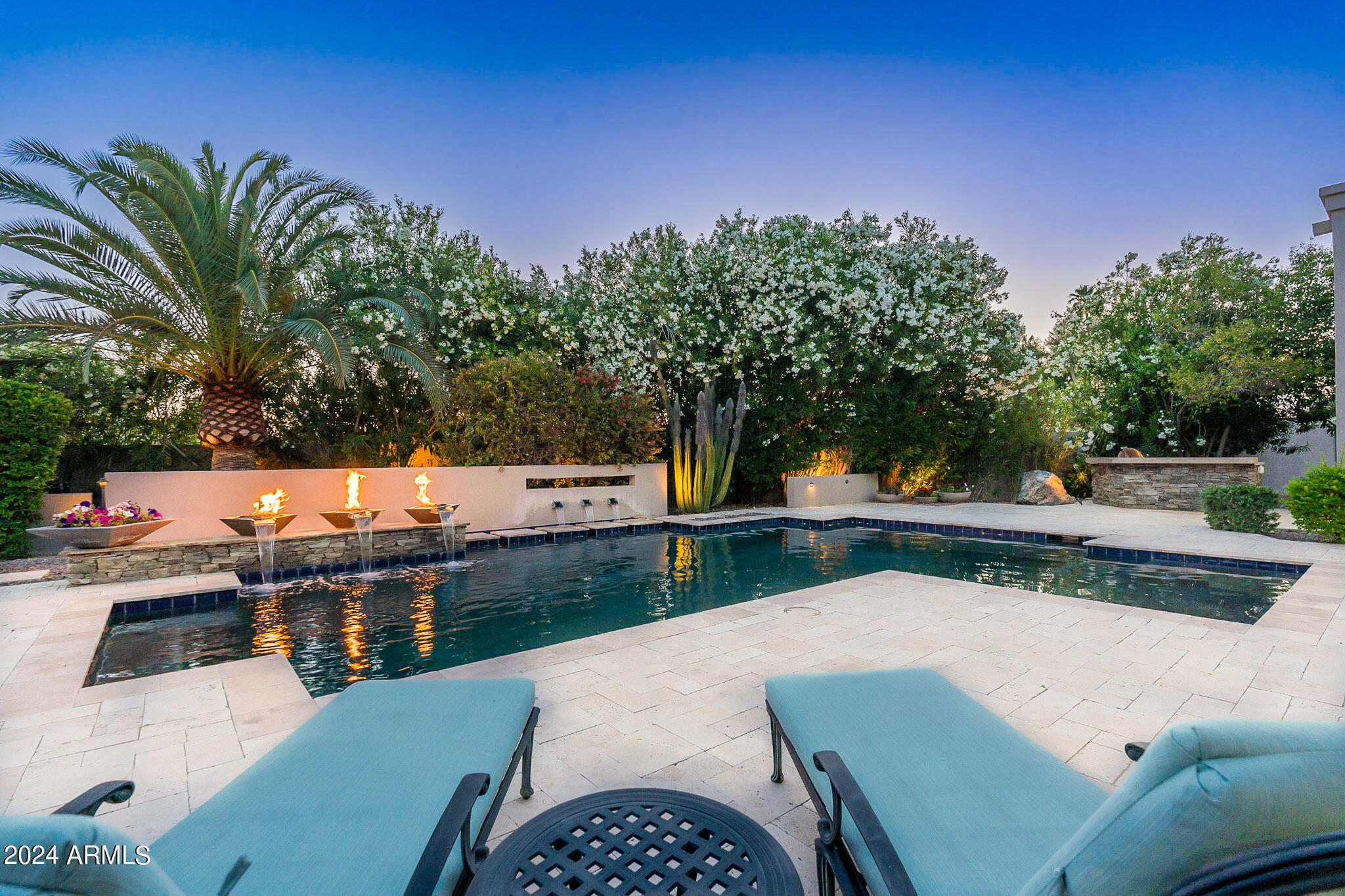 EQUESTRIAN MANOR - Residential